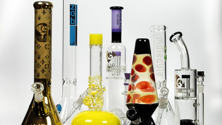 Things To Know When Buying Bongs and Water Pipes